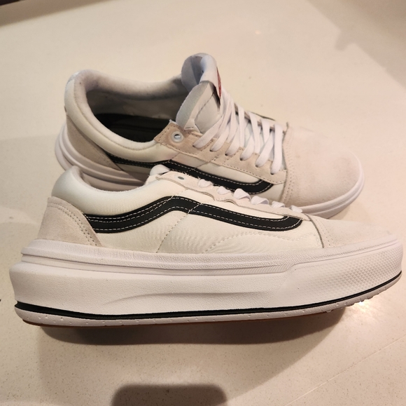 Old Skool Overt CC Shoe VANS- brand new shape* ladies 10 or men's 8.5 - White. - Picture 9 of 11
